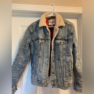 American Eagle Denim Jacket with Sherpa in excellent condition Mens XS